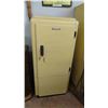 Image 1 : Vintage Westinghouse Ice Box 56'' x 24'' x 20'' - Originally a Fridge