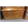 Image 2 : Solid Oak Gentlemens Dresser with Hat Drawer and Swing 