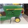 Image 2 : Vintage ERTL John Deere Model 520 Diecast Pedal Tractor