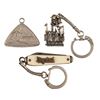 Image 1 : A Disneyland Keyring Souvenir Set.