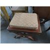 Image 2 : Cherry Flip Top Side Table/Padded Bench