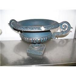 Cast iron planter 1" tall (500)