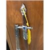 Image 2 : TOMAHAWK - decorative sword w/ 2 wooden scabbards
