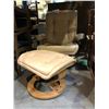 Image 2 : Stressless leather recliner chair w/ ottoman