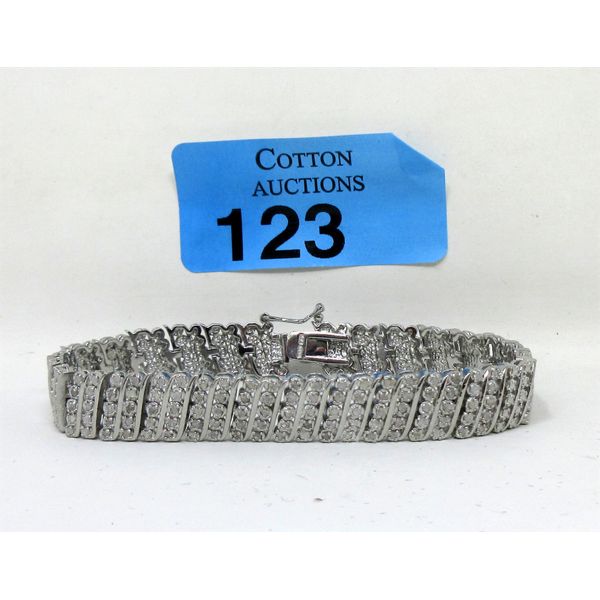 1 CTW Diamond Studded Tennis Bracelet 