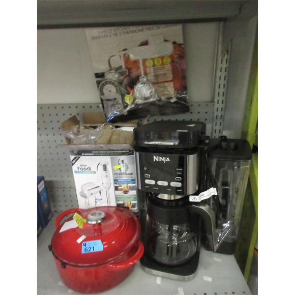 4 Kitchen Appliances And Items