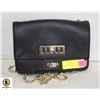 Image 1 : SMALL BLACK GUESS PURSE