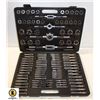 Image 1 : METRIC TAP & DIE SET