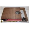 Image 1 : FLAT OF BAMBOO PLACEMATS RED & BROWN