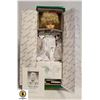 Image 1 : COLLECTIBLE PORCELAIN DOLL IN BOX "1807V MARY MARY