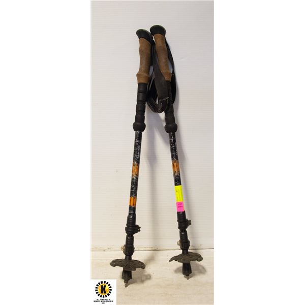 PAIR OF CASCADE RETRACTABLE HIKING POLES