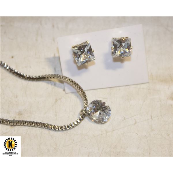 ESTATE SOLITAIRE NECKLACE AND EARRINGS IN BOX