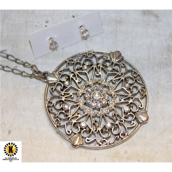 ESTATE FILLIGREE NECKLACE WITH SOLITAIRE EARRINGS