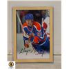 Image 1 : AUTOGRAPHED OVERSIZED WAYNE GRETZKY