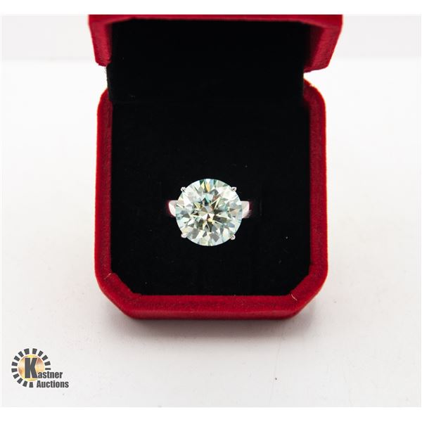 SILVER PLATED RING W/GREENISH BLUE MOISSANITE