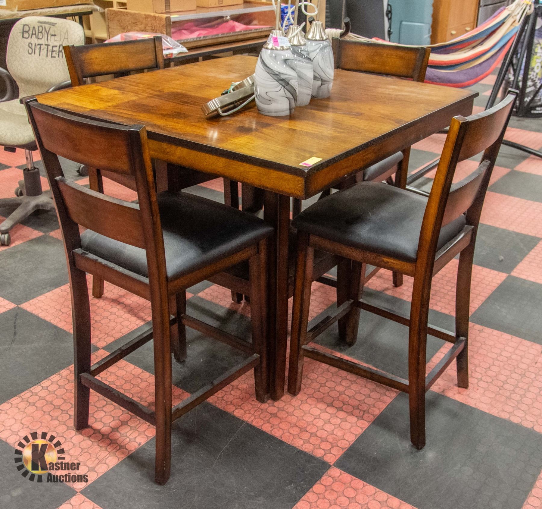 SQUARE BAR HEIGHT TABLE WITH 4 STOOLS H-36"