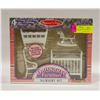 Image 1 : NEW SEALED WOODEN DOLLHOUSE FURNITURE SET