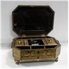 Image 1 : LACQUER JEWELTY BOX/KEY,