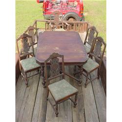 Lot/7 - Table & Chairs