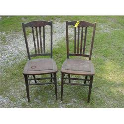Lot/2 Chairs