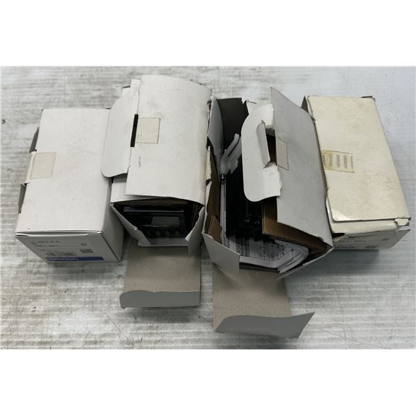 New? Lot of (4) Omron Timers