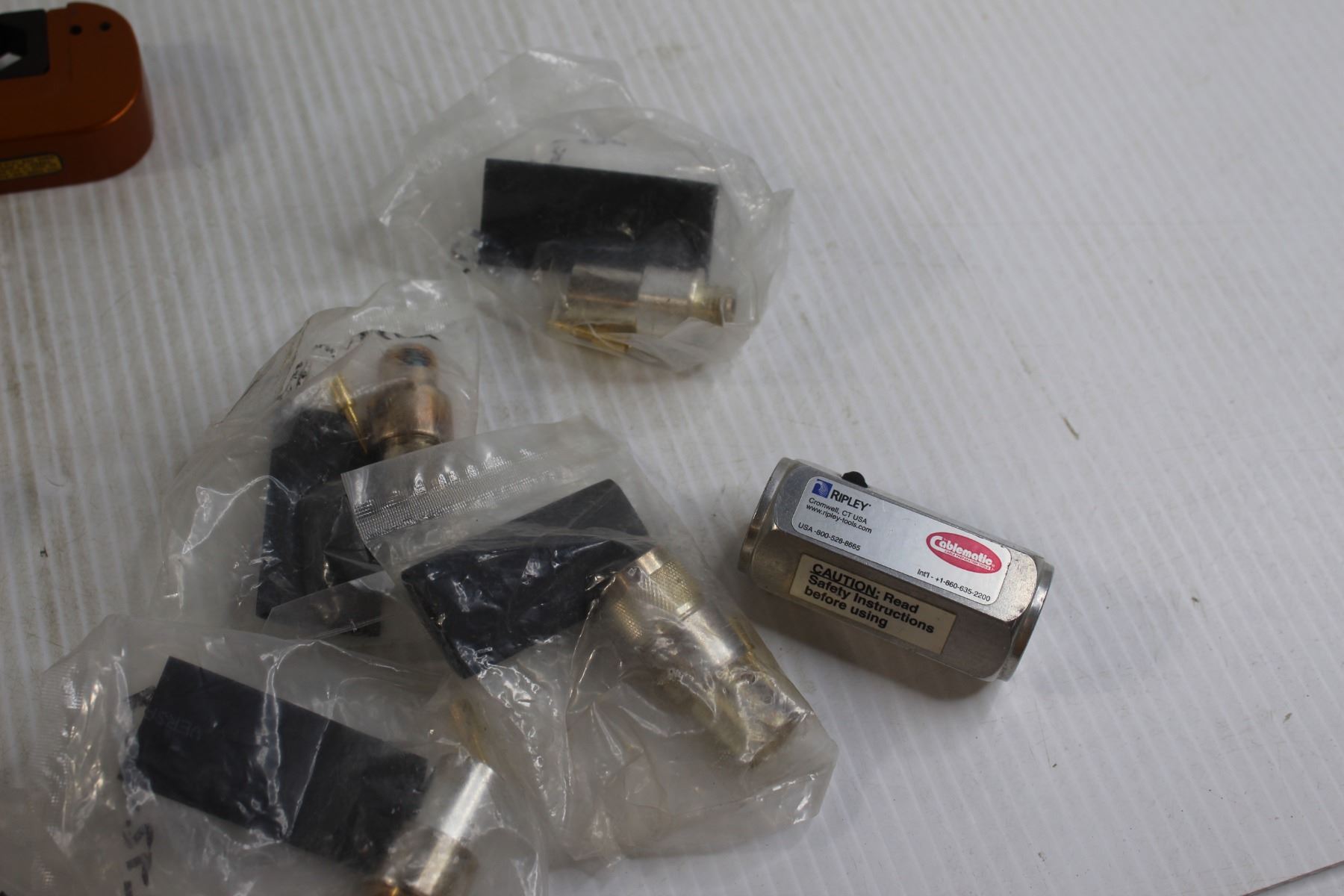 DMC HX4 M22520 5-01 Crimping Tool with Attachments - Bodnarus Auctioneering