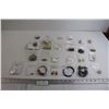 Image 2 : (25) Pieces Costume Jewelry - Earrings, Necklaces