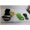 Image 1 : (3) Pairs Gloves, Ski Goggles, Ski Mask