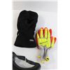 Image 3 : (3) Pairs Gloves, Ski Goggles, Ski Mask