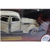 Image 3 : Charlestown Collectibles 1936 Chrysler Airflow Die Cast - 1/18, Damaged