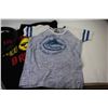 Image 3 : 1970 Vancouver Canucks T-Shirt (size lg) - Fist Bump T-Shirt (size xl) - Canucks Steering Wheel Cove