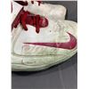 Image 2 : PAIR OF AUTOGRAPHED DARNELL DOCKETT GAME WORN NIKE CLEATS SIZE 15 WITH COA