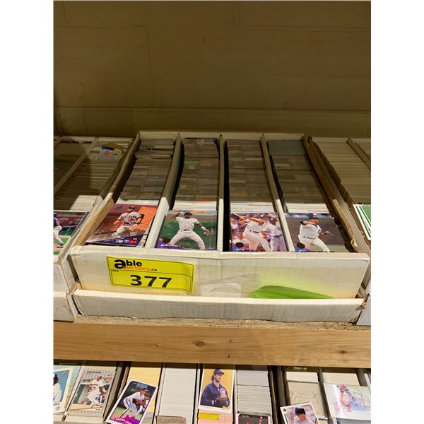 BOX OF ASSORTED BASEBALL CARDS