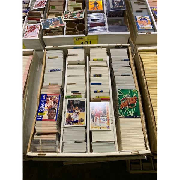 BOX OF ASSORTED BASEBALL CARDS