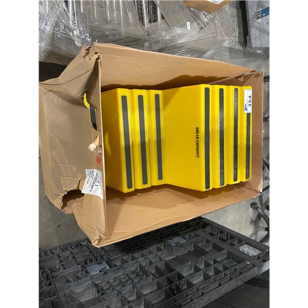 YELLOW 3' PLASTIC INDUSTRIAL ANTI SLIP SAFETY STAIRS