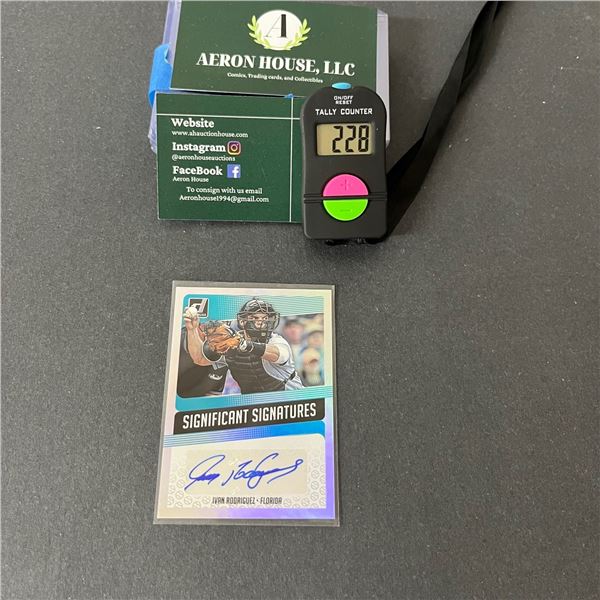 Ivan Rodriguez Donruss Significant Signatures Auto