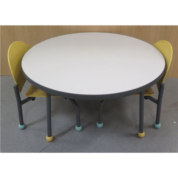 Fixtures Furniture Round Table 36"dia w/ 2 Izzy+ Bola Baby Chairs