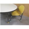 Image 2 : Fixtures Furniture Round Table 36"dia w/ 2 Izzy+ Bola Baby Chairs