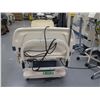 Image 11 : Stryker Secure II Med-Surg Hospital Bed (no mattress)