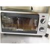 Image 7 : Multiple Microwave & Toaster Ovens: Panasonic, Black & Decker, GE, etc (carts not included)