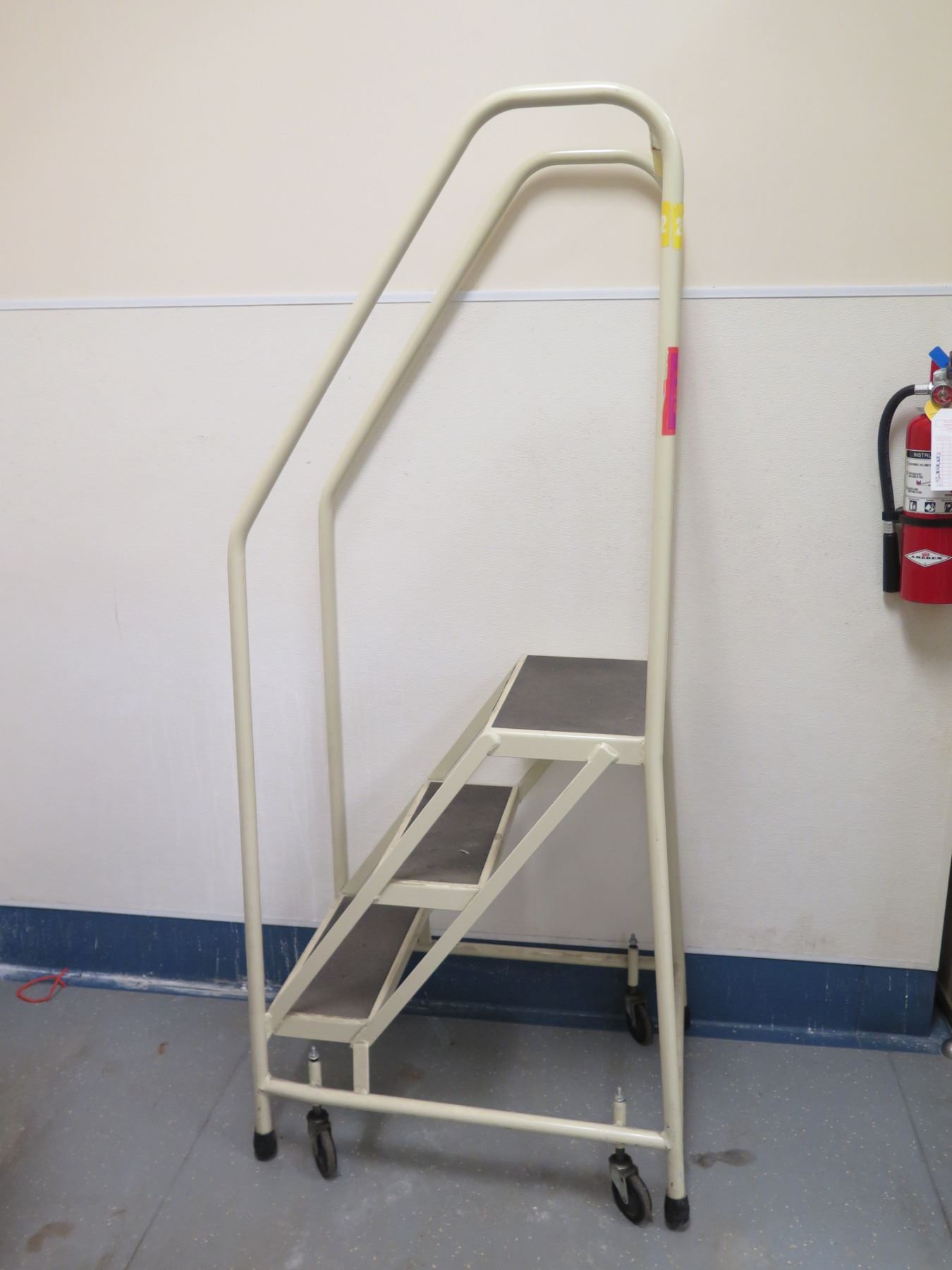 Gillis 3-Step Rolling Safety Ladder