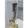 Image 3 : vintage Coleman oil lamp