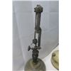 Image 3 : vintage Coleman oil lamp