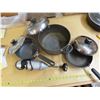 Image 2 : 3 cuisine-ware skillet  pans, cuisinart blender