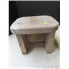 Image 2 : Old wooden bathroom stool (11"x9"x9") and vintage style metal soad dish