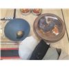 Image 6 : lot of collectibles - hats, plate, leather beeswax