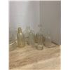 Image 4 : 14 Old glass jars & bottles