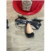 Image 4 : 2 Vintage kids dress up hats & glasses disguises