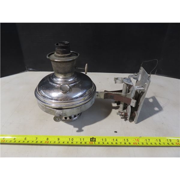 antique wall mount oil lamp no dome - Schmalz Auctions