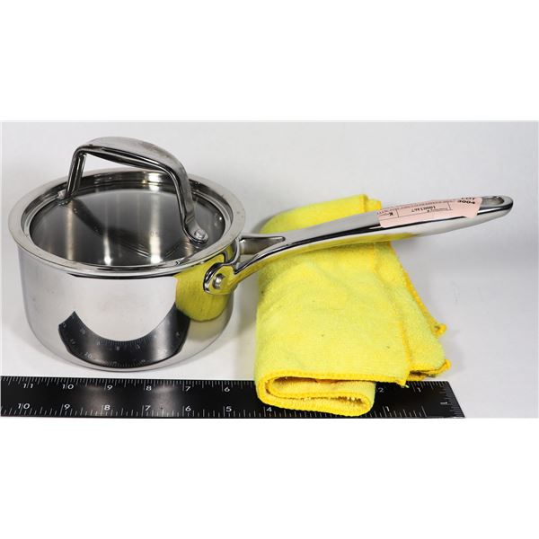 1.4L THE PAMPERED CHEF POT WITH LID